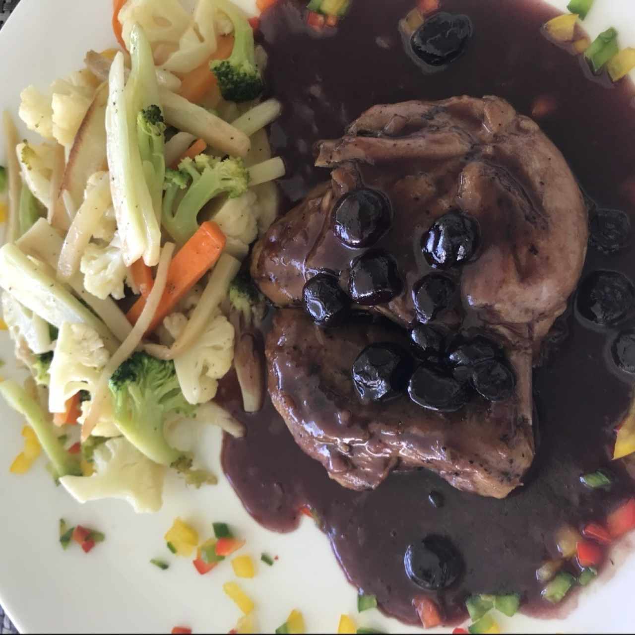 confit de pato madurado en salsa de vino tinto