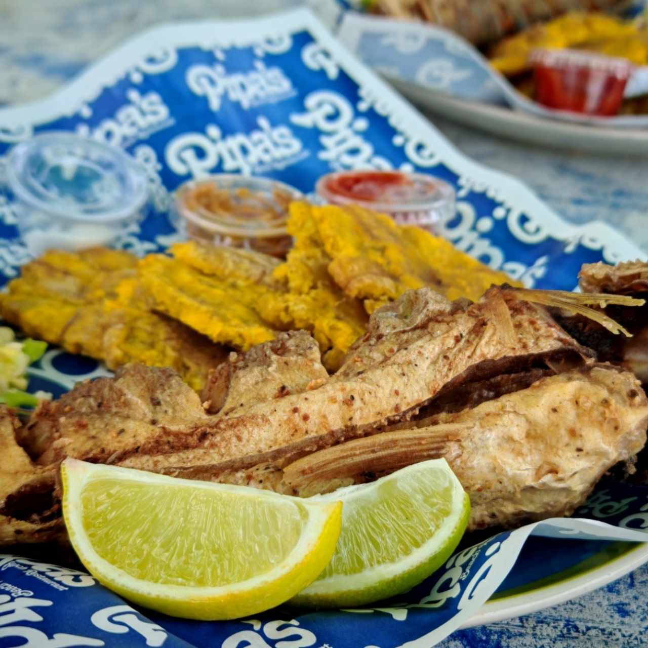 Platos Fuertes - Pescado Frito