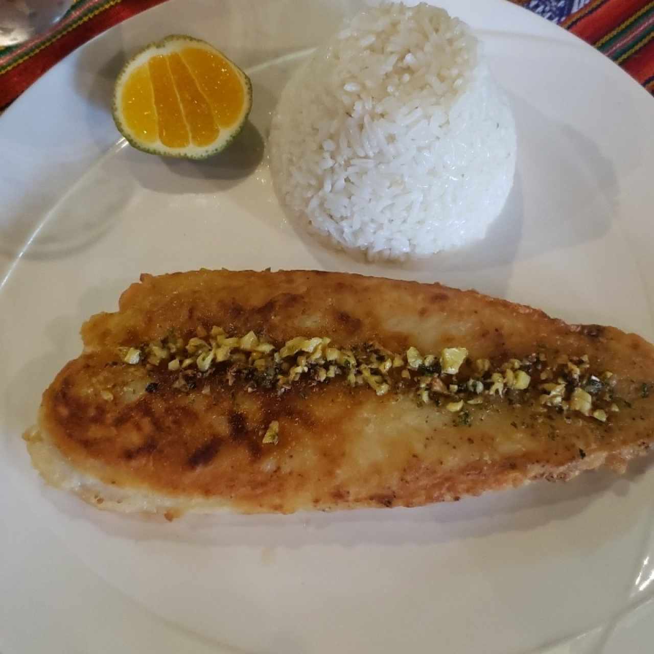 corvina al ajillo con Arroz