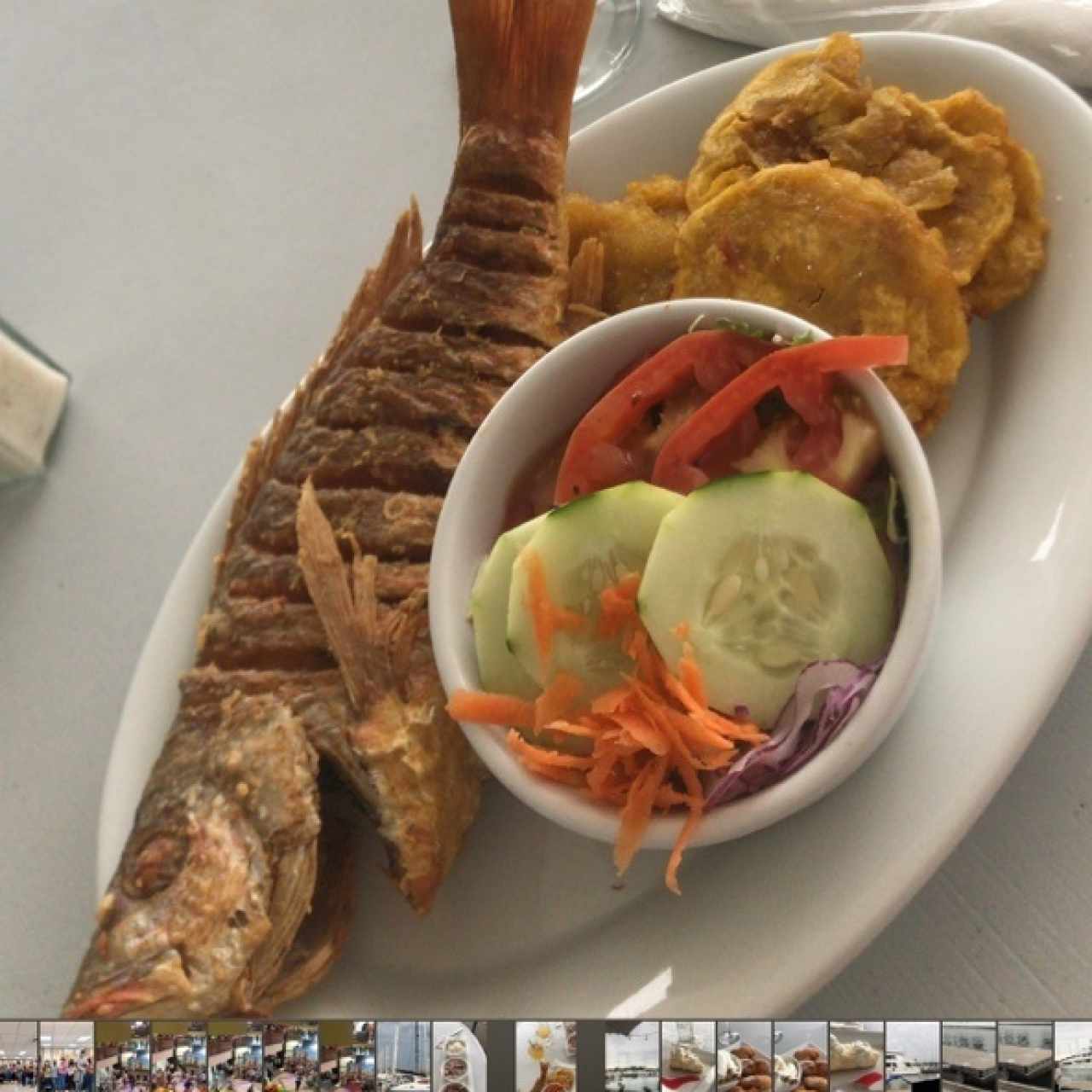 Pescado frito con patacones