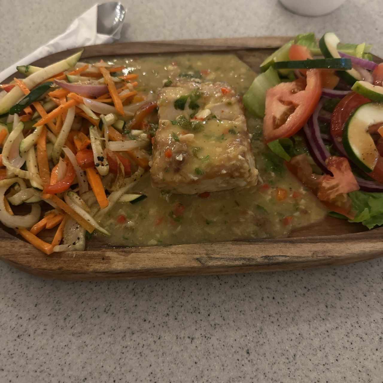 Filete de corvina al ajillo 