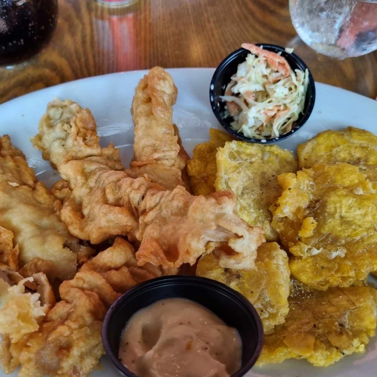 Pescado and French Fries (Opcional Patacones)