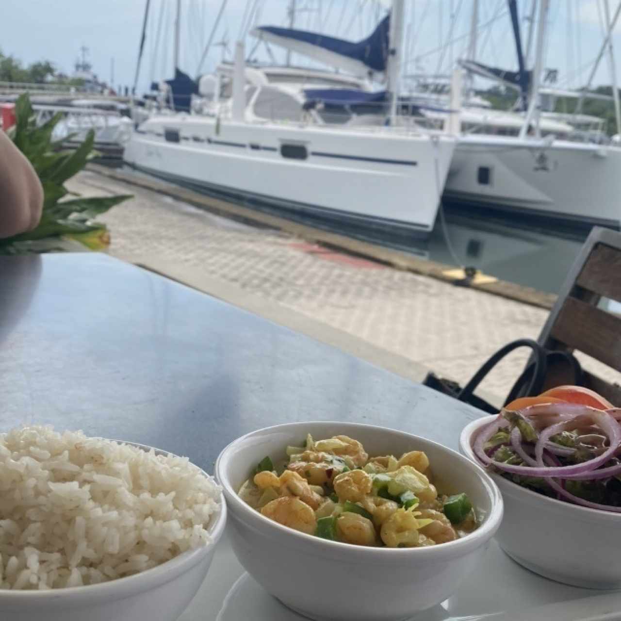 Camarones al curry con arroz con coco