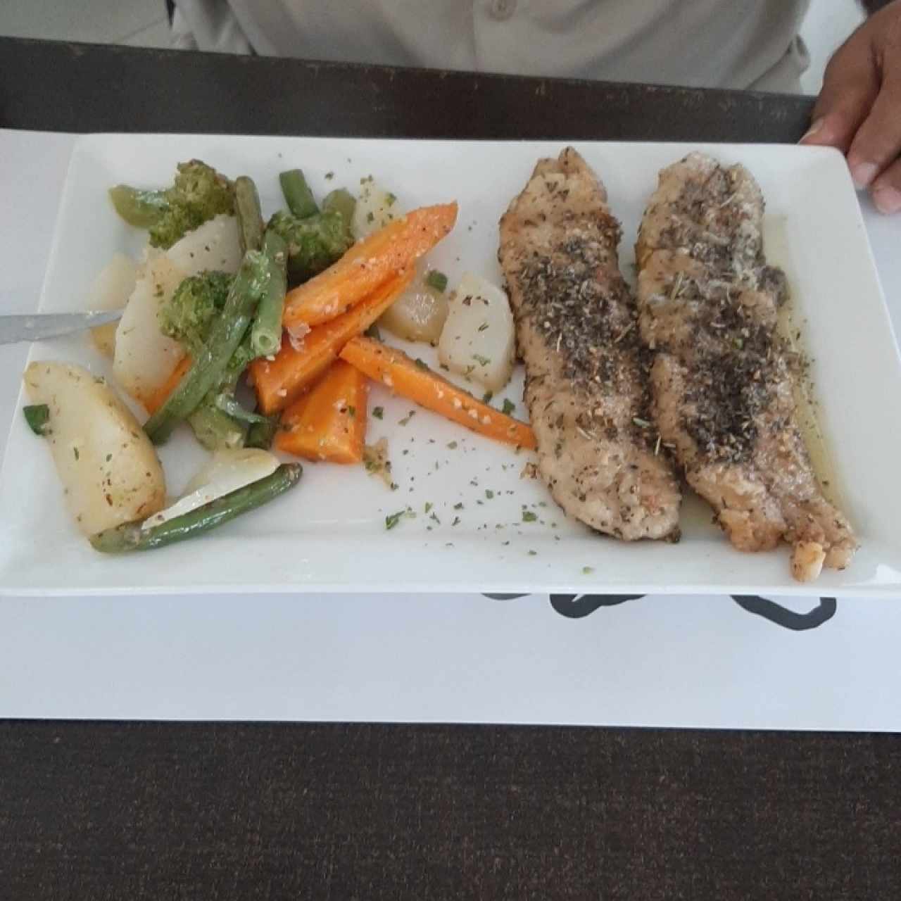 filete de corvina con hierbas finas