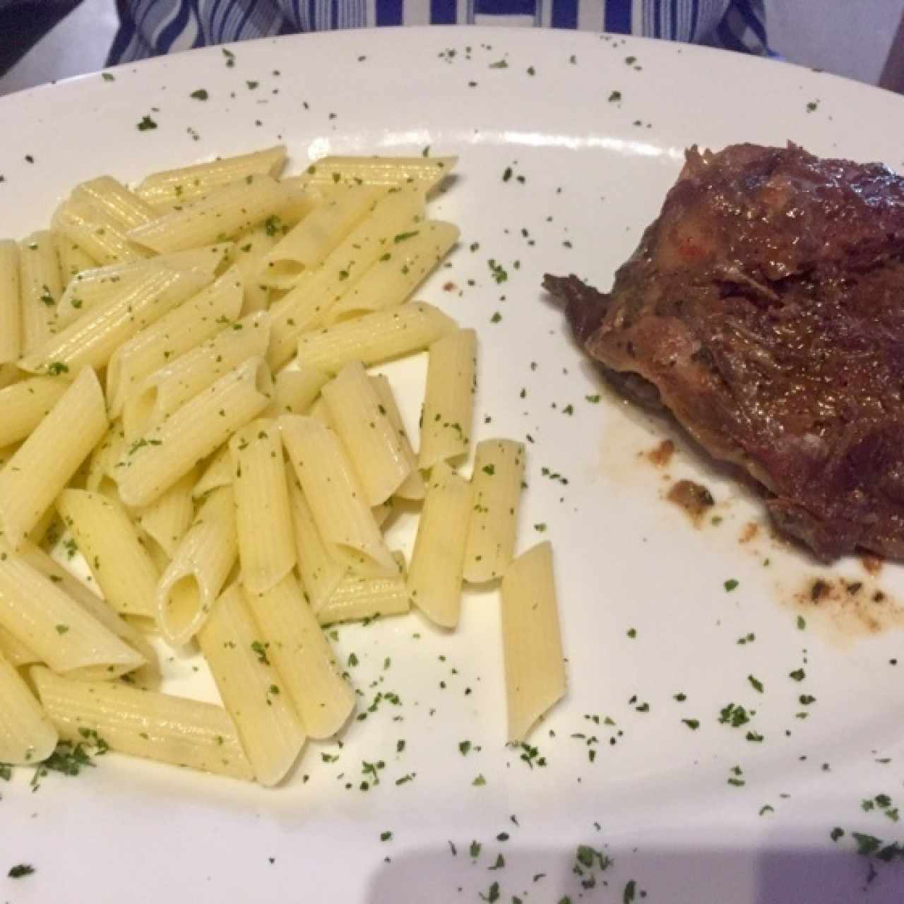 Cordero con pasta