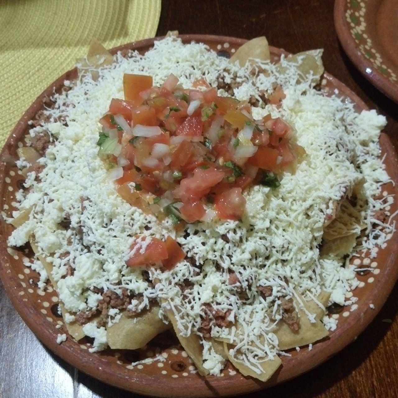 Nachos con queso blanco