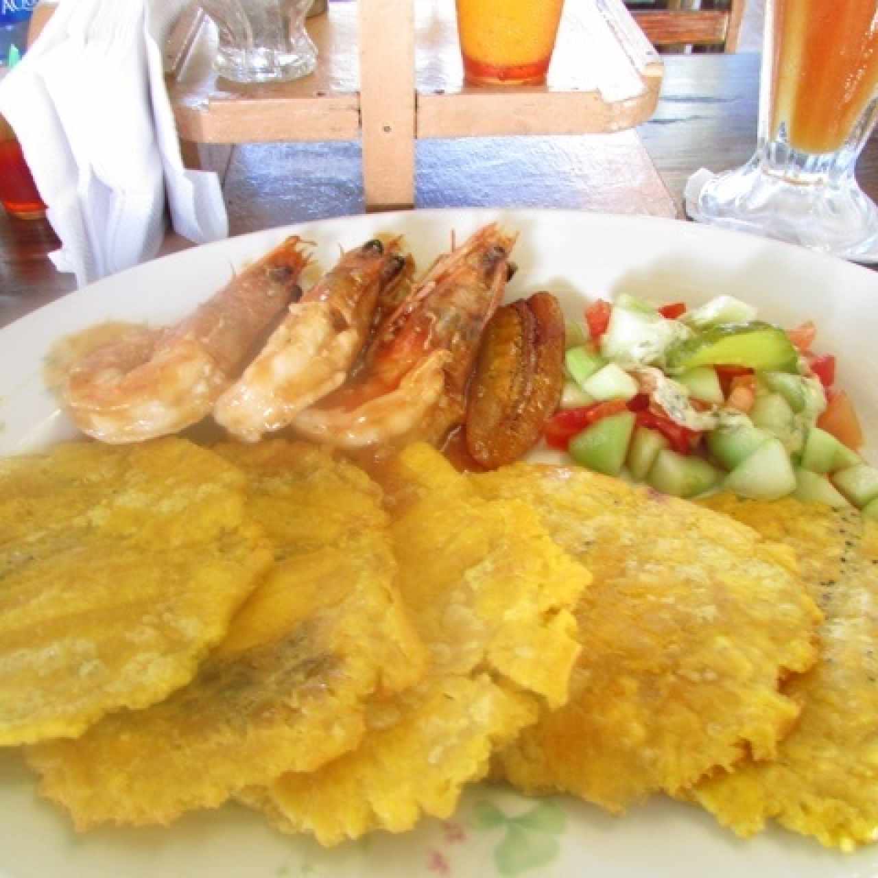 Langostinos al Ajillo con patacones