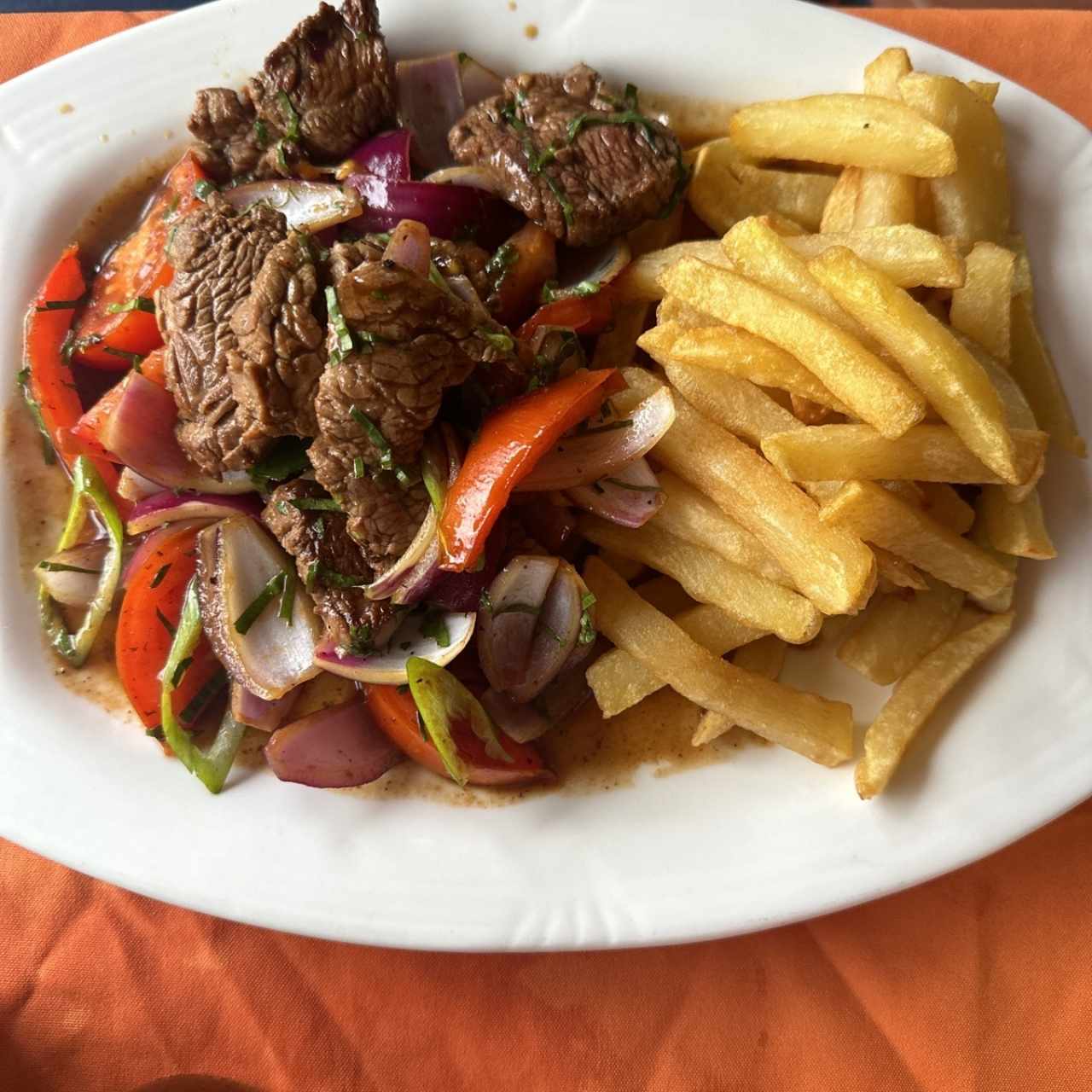 Carnes - Lomo Saltado