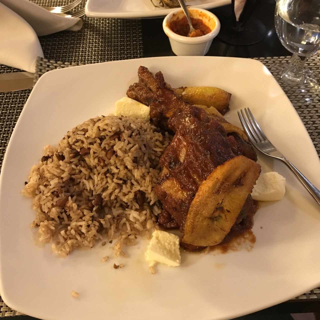 costilla en salda de guayaba. restaurante los maizales