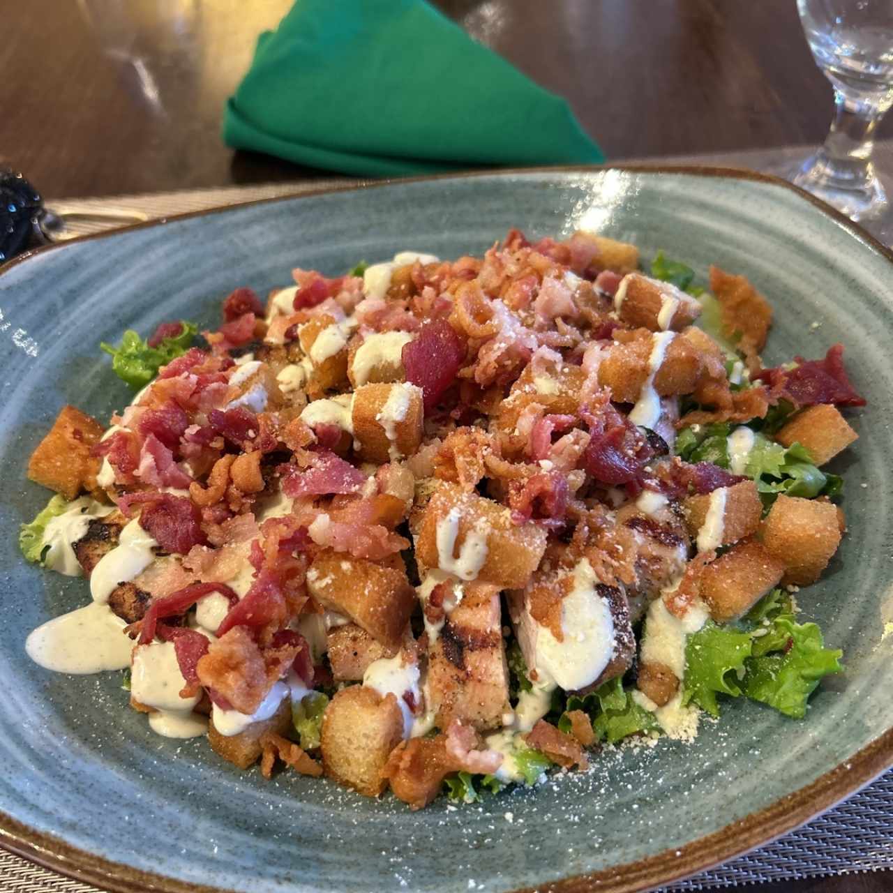 ENSALADA CESAR CON POLLO