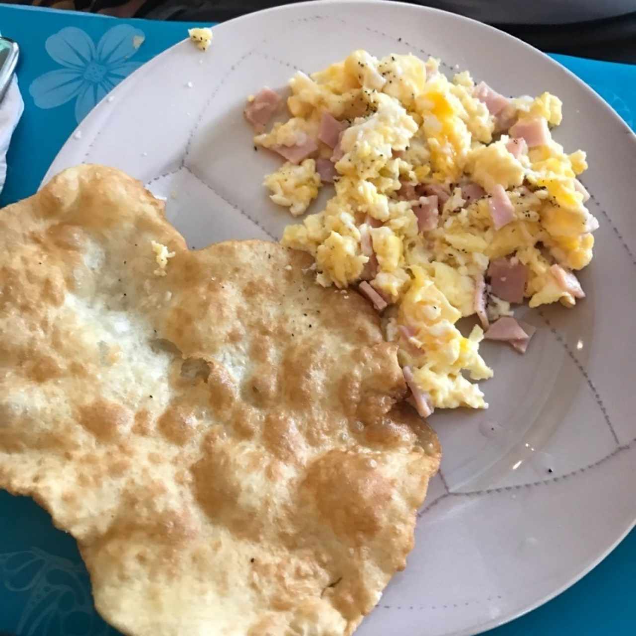 huevos con hojaldre