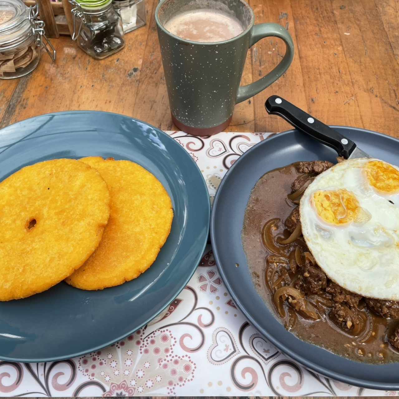 Bistec a Caballo Con Tortillas Or Hojaldras