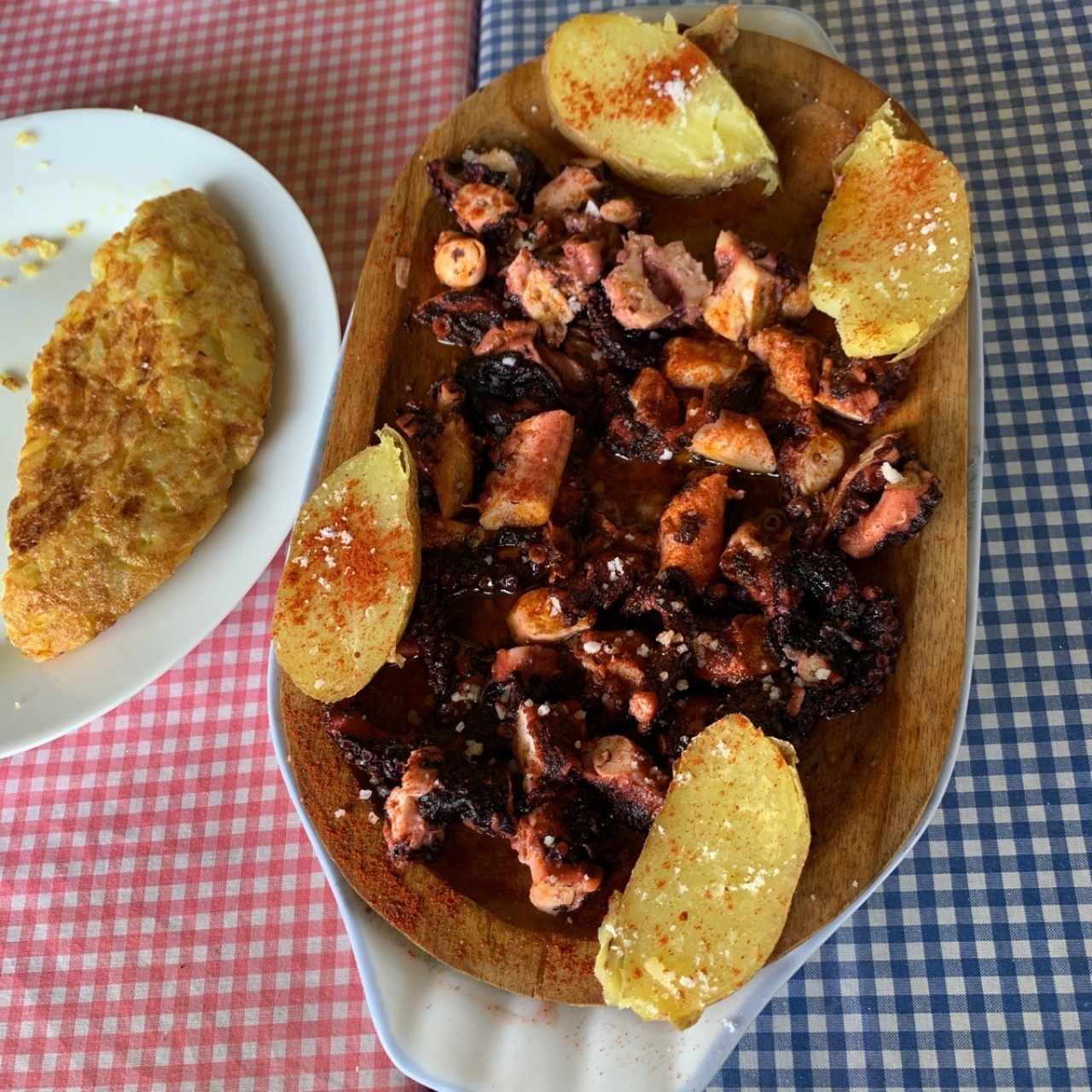 Pulpo a la Gallega y Tortilla española. Espectaculares