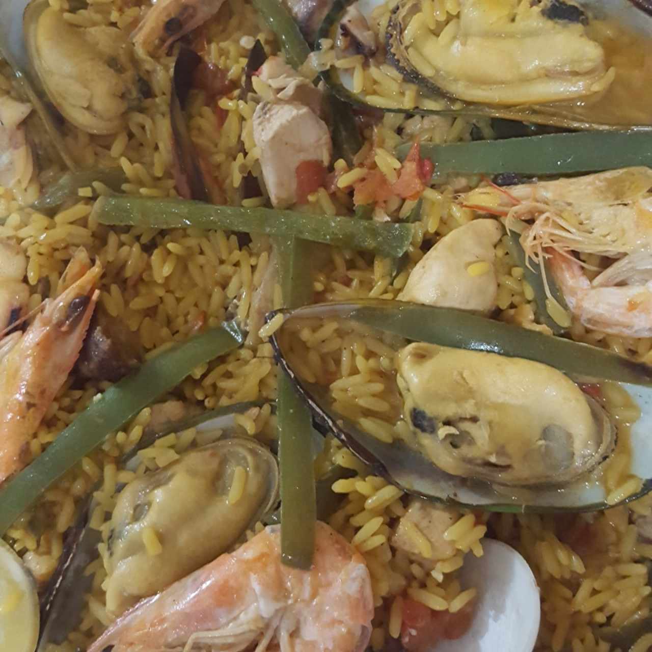 Paella mixta