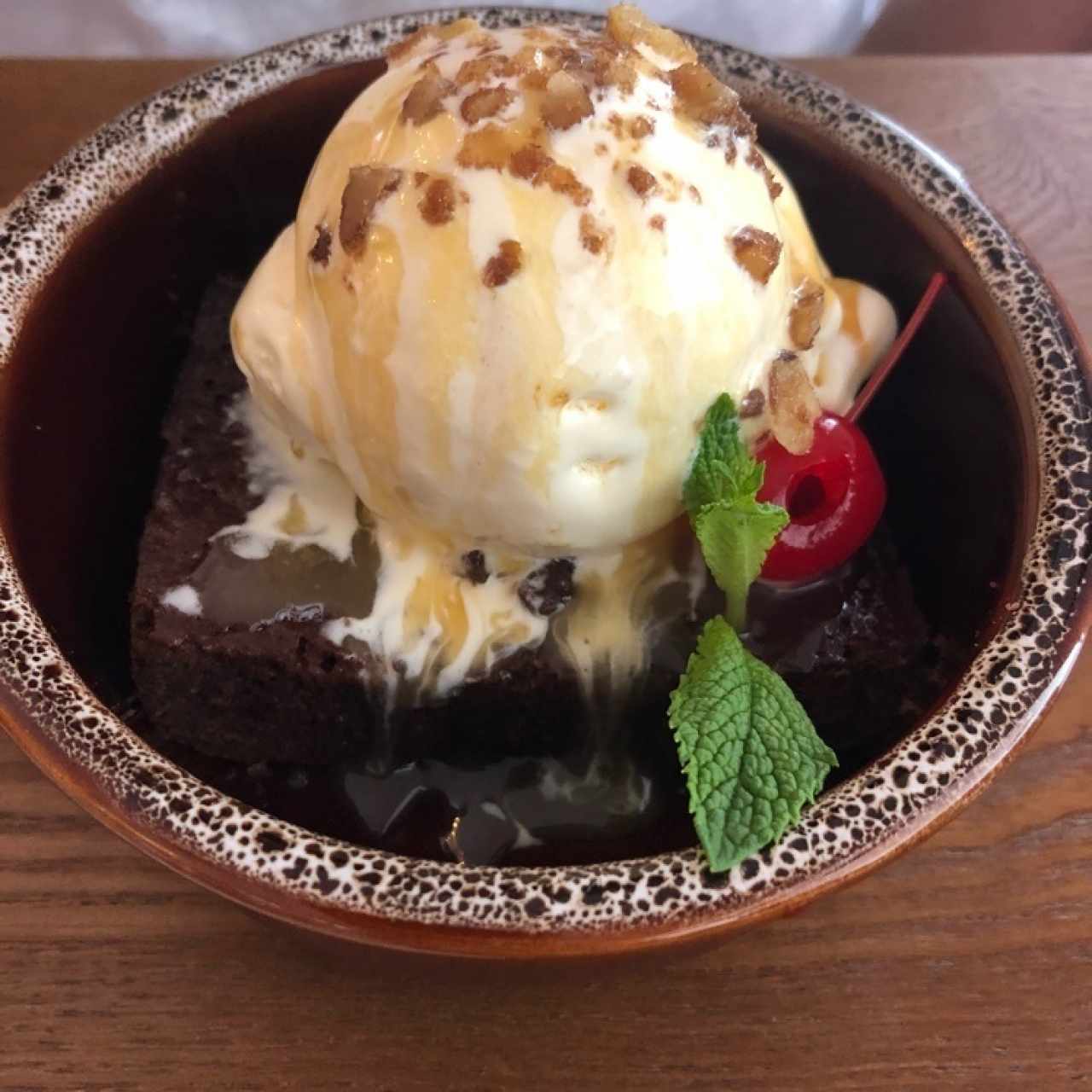 Brownie con helado