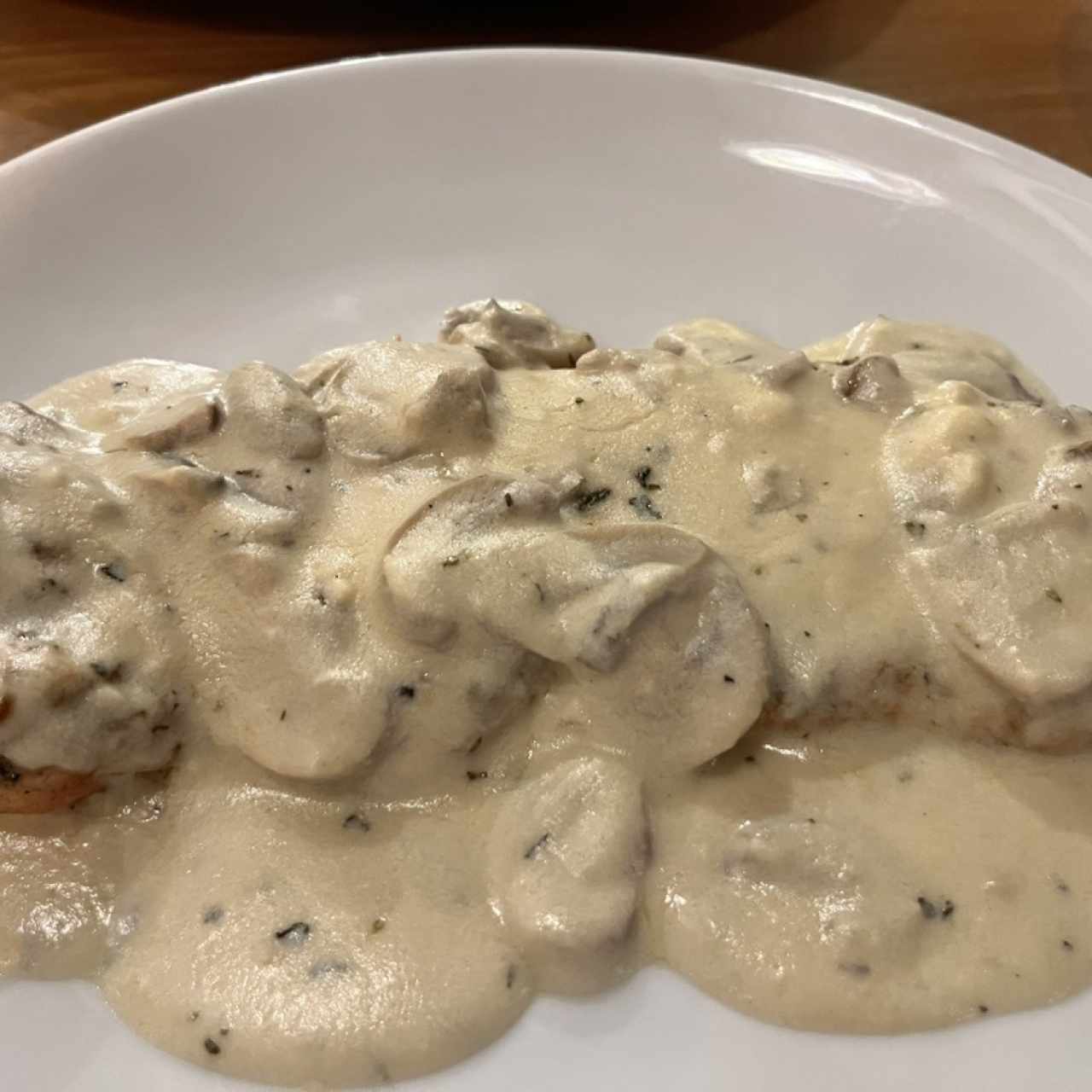 Pollo en Crema de Hongos