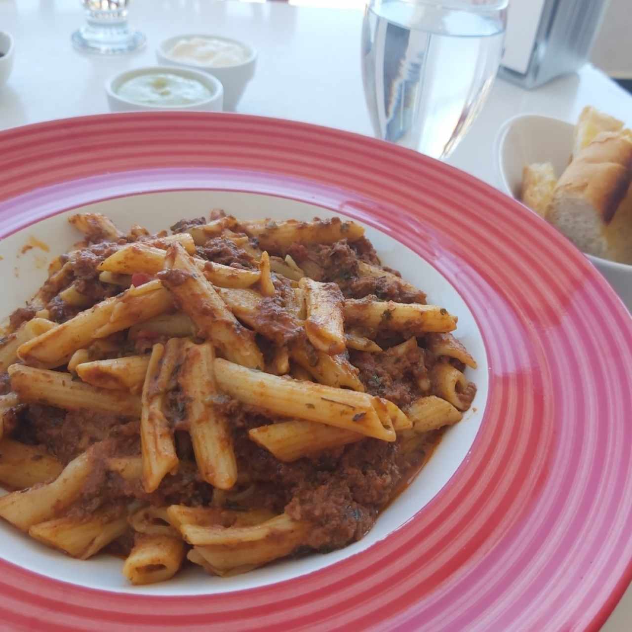 Pasta boloñesa (Penne)