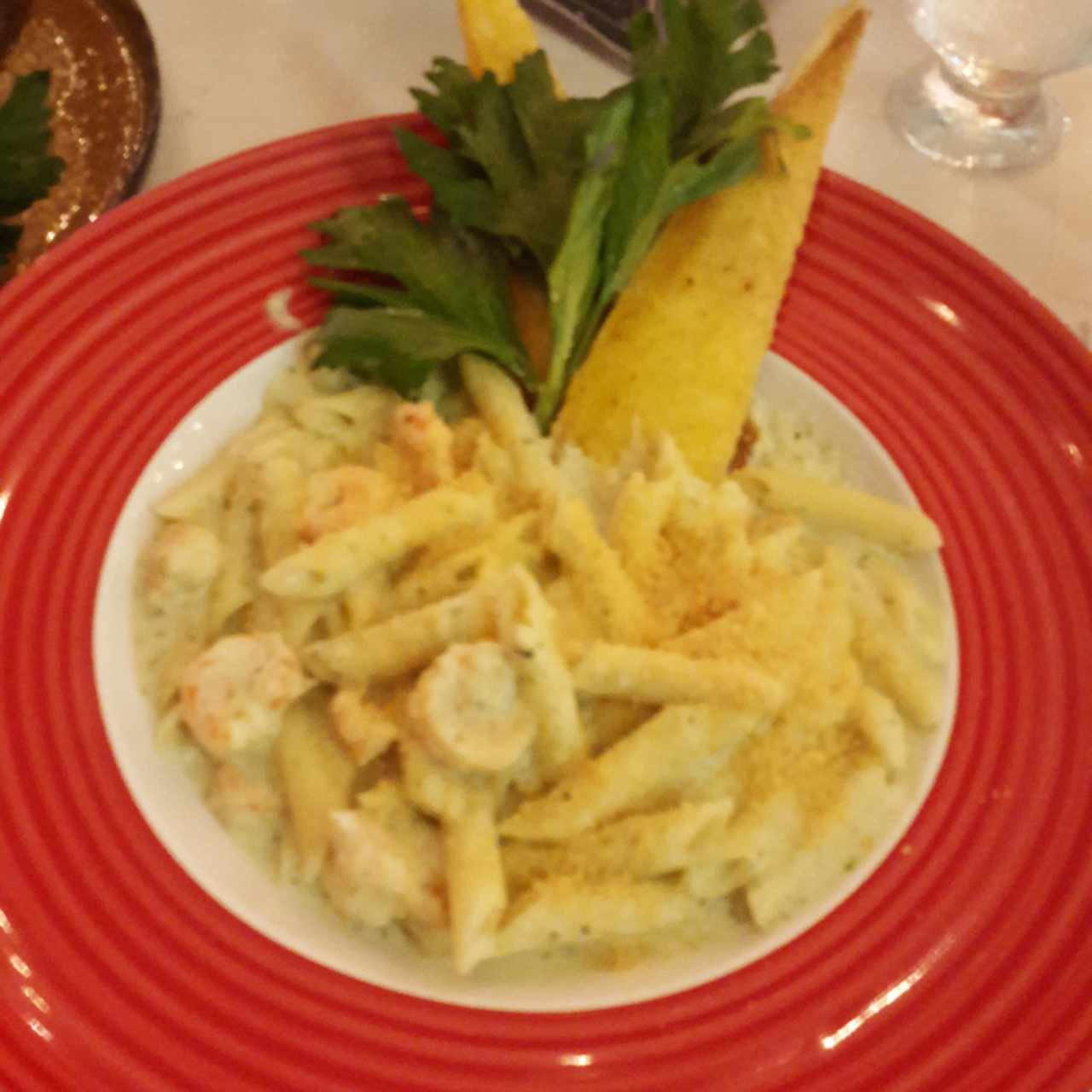 Penne con camarones