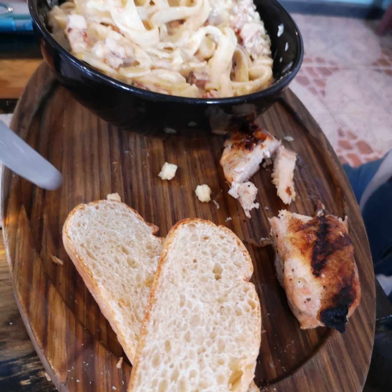 pasta Alfredo con pollo