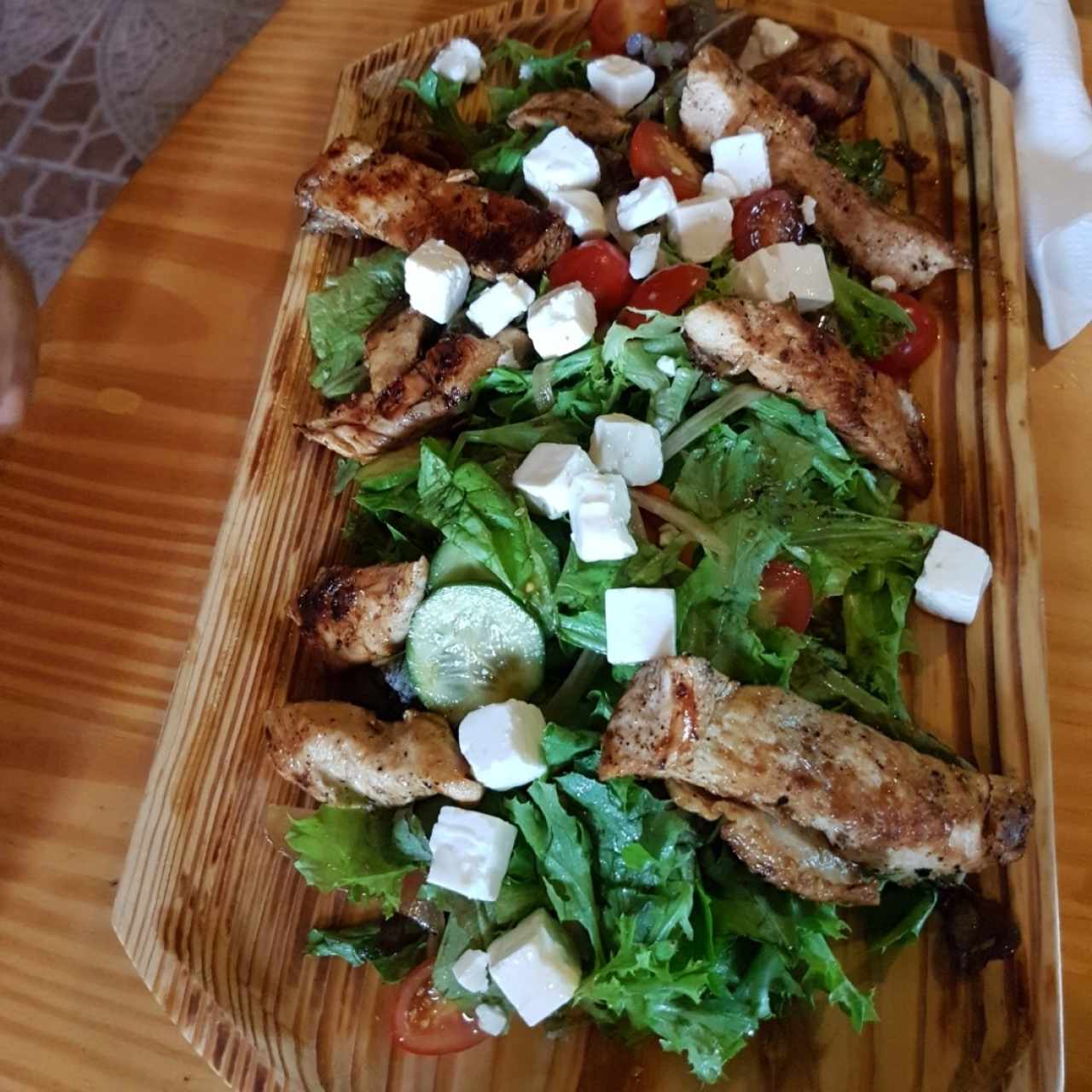 ensalada mixta xon pollo a la parrilla