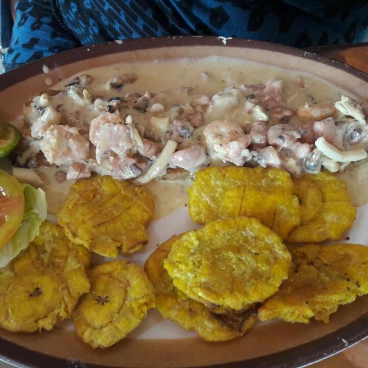 Filete de Corvina en salsa de mariscos