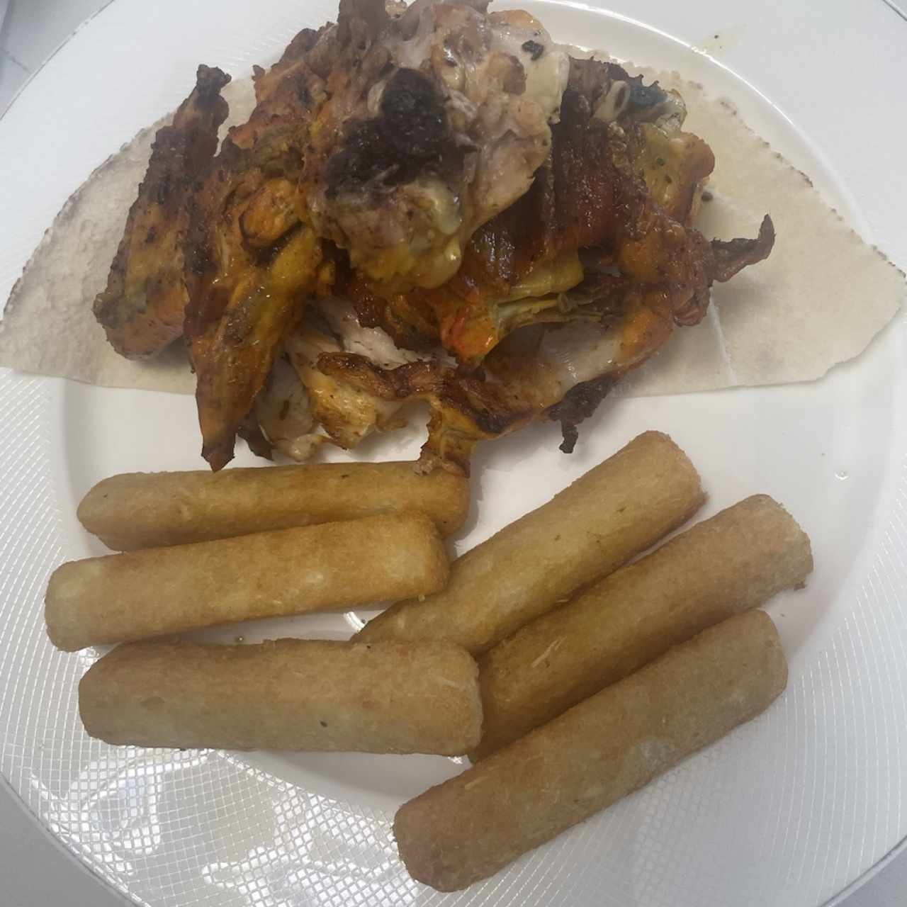 1/2 Pollo al Carbón c/yuca 