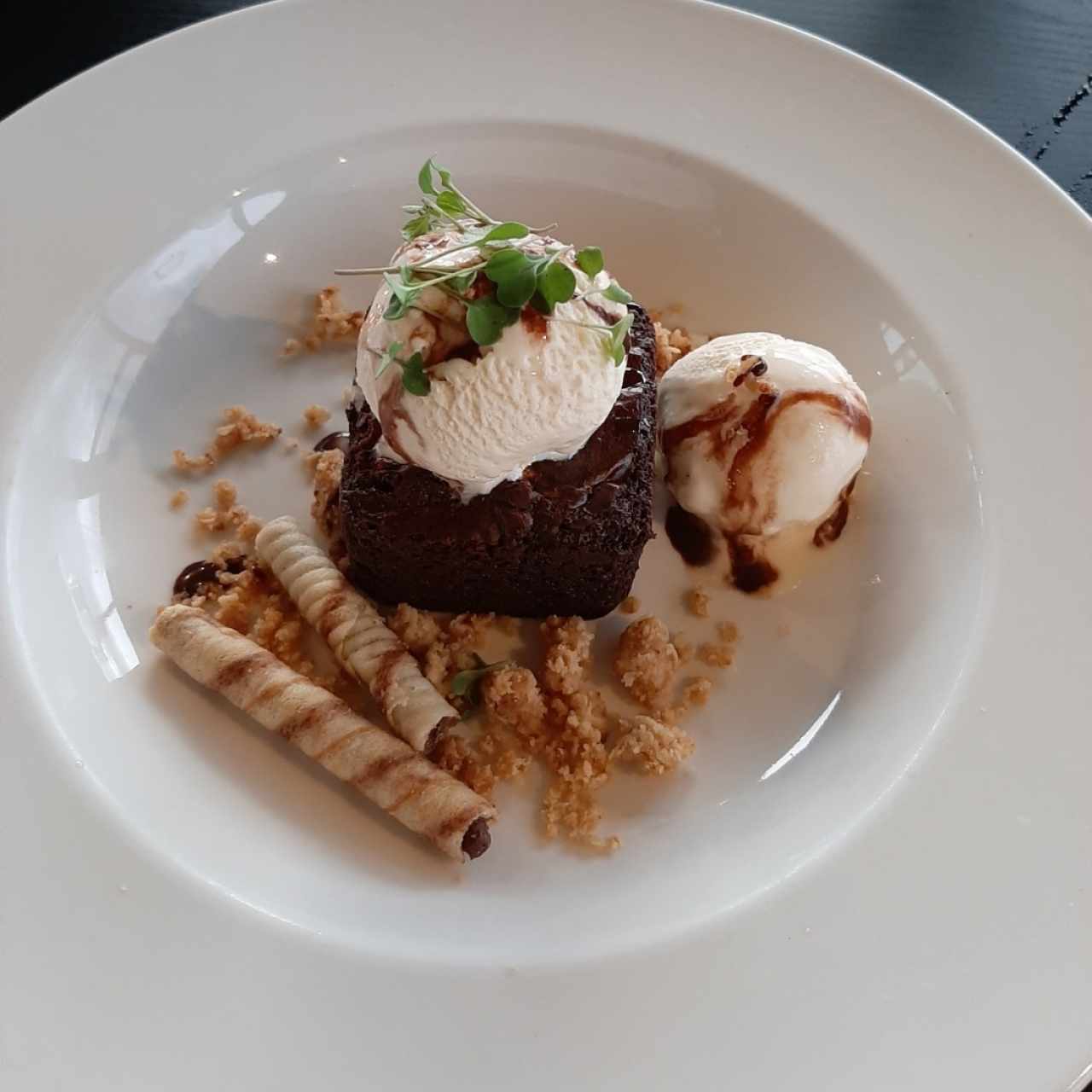 Brownie con helado