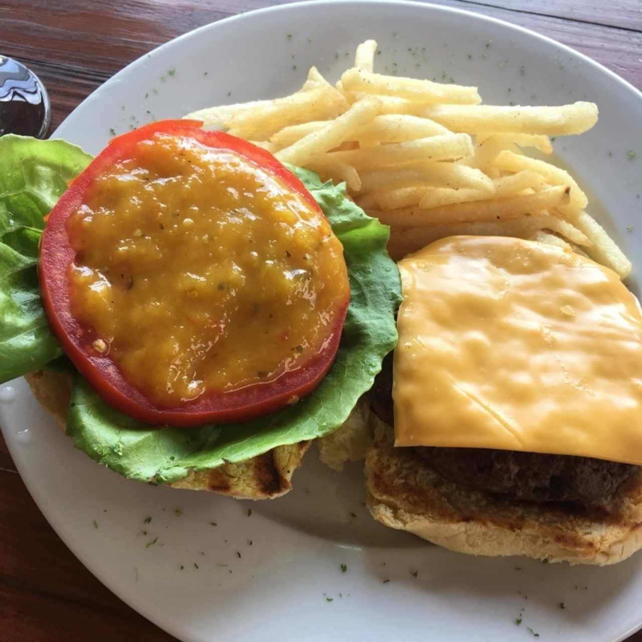 Hamburguesa con mermelada de mango