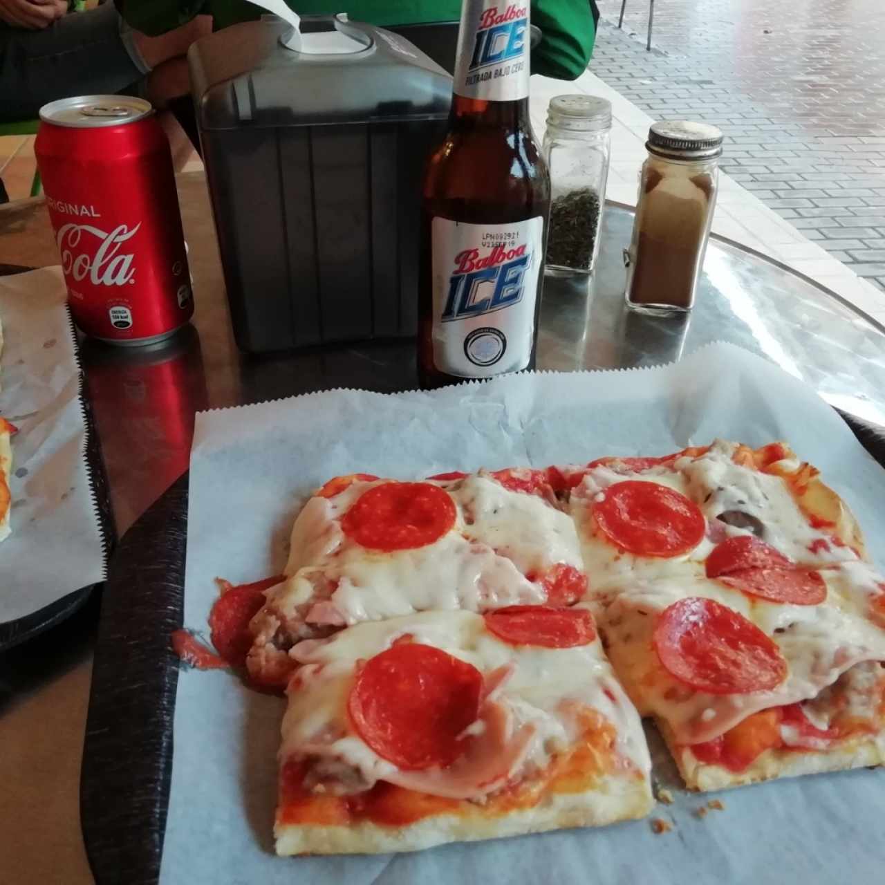 Focaccia carnívora