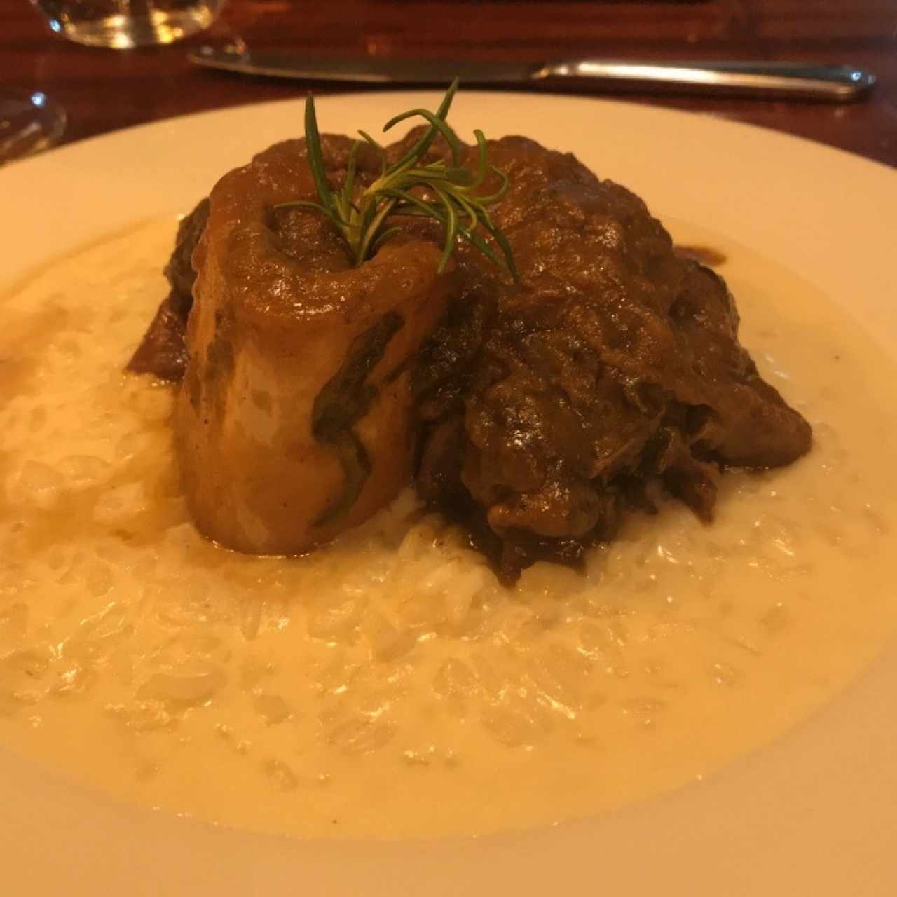 Ossobuco con risotto a la parmesana