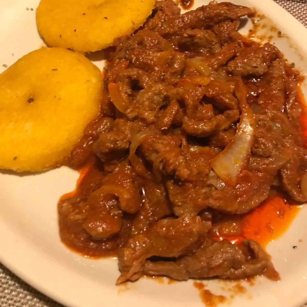 asqueroso bistec encebollado, presentacion real