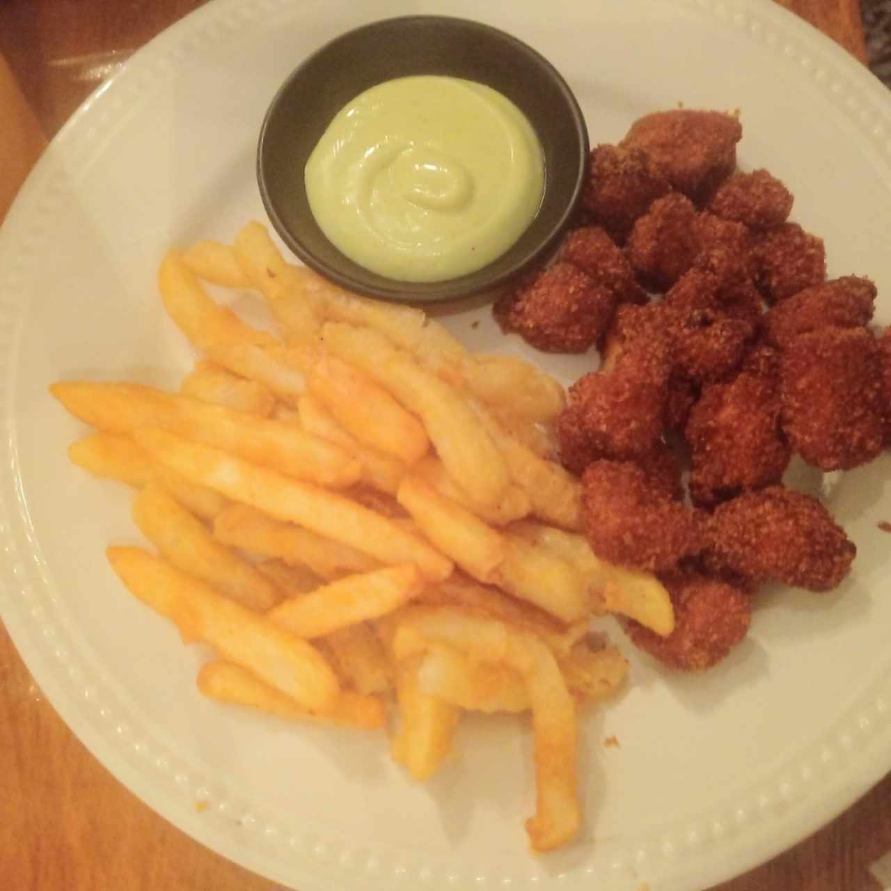 Chicken bites con papas