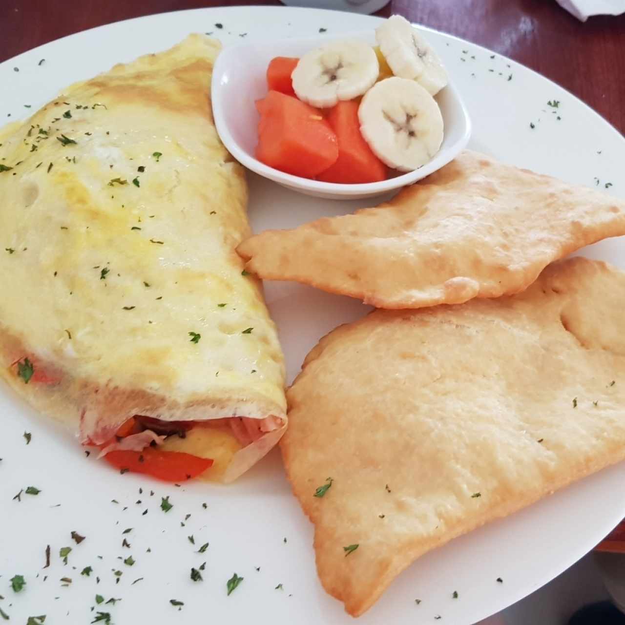 omelette con hojaldre y frutas