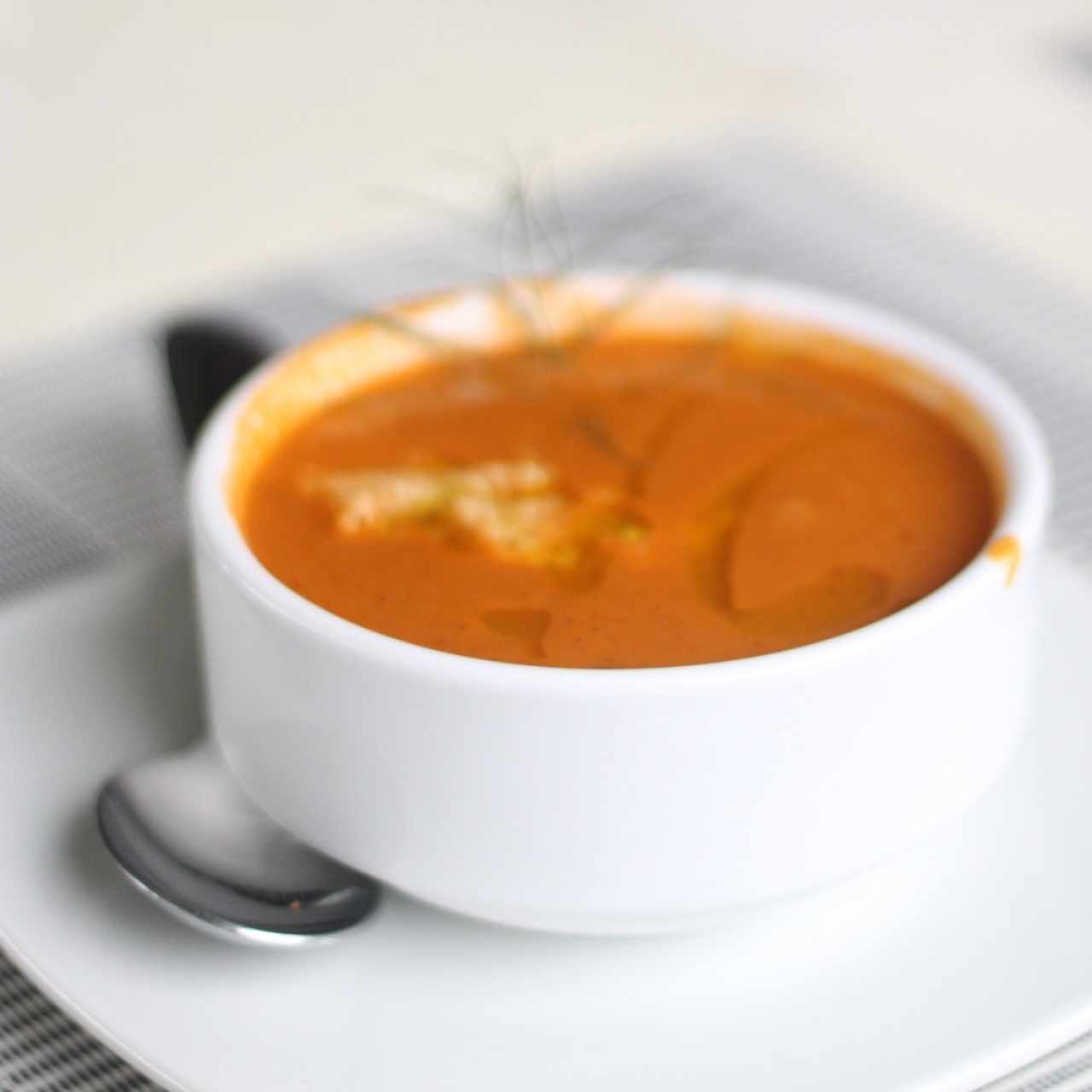 Sopa de tomate ahumado