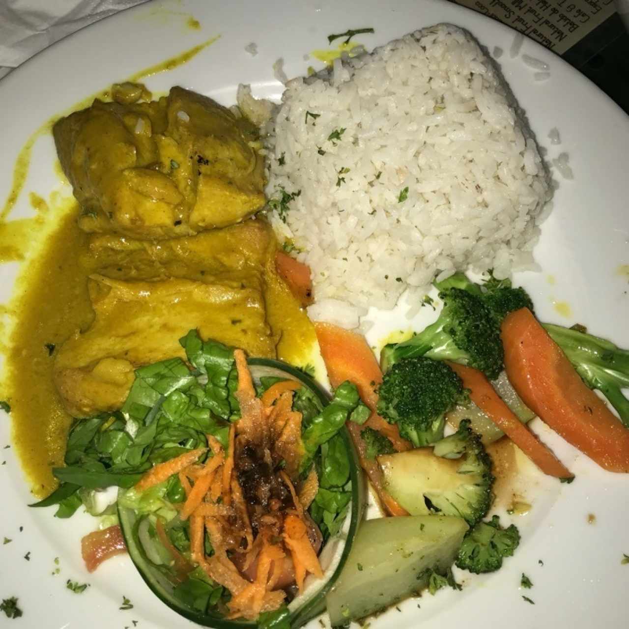 Filete de pescado en salsa costeña