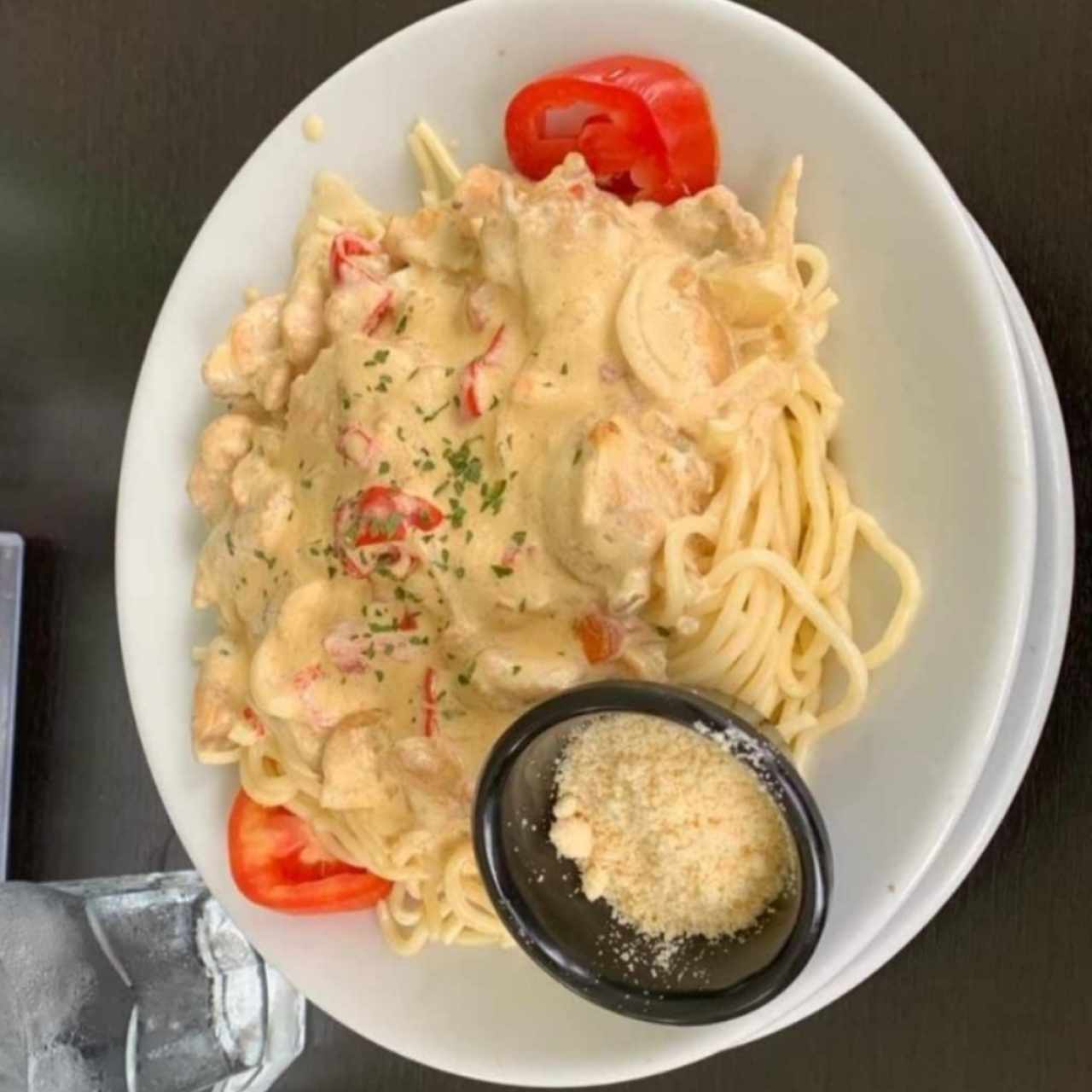 Spaguetti Alfredo con Pollo