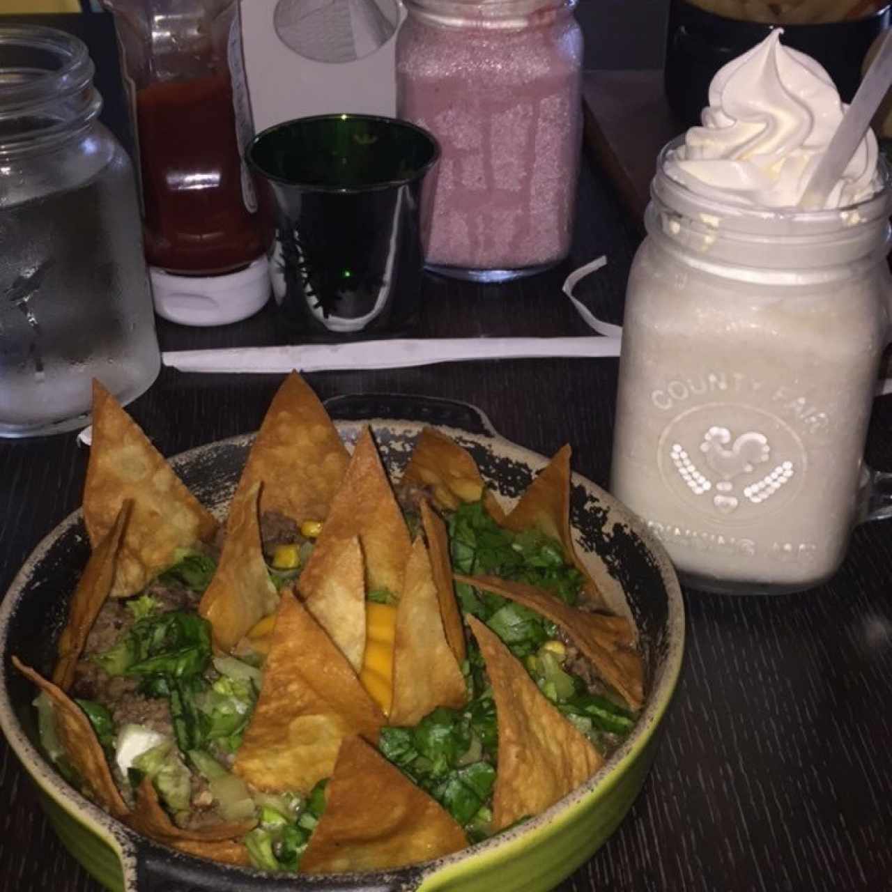 Nachos con batido de vainilla 