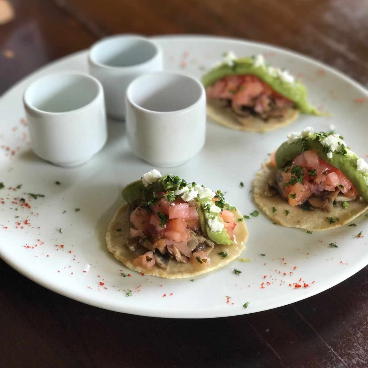 Tortillas con Aguacate y Piña