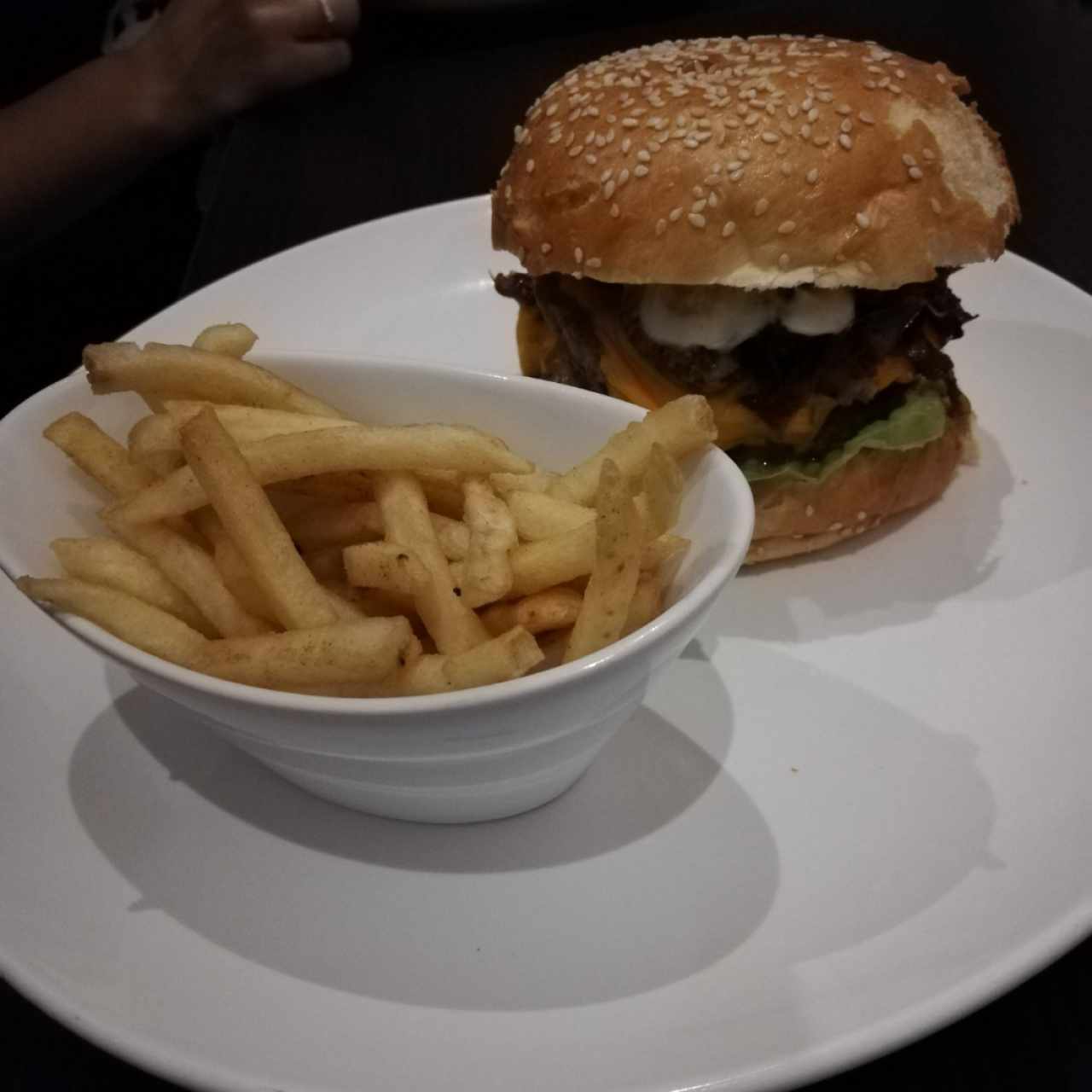 Hamburguesa con papitas