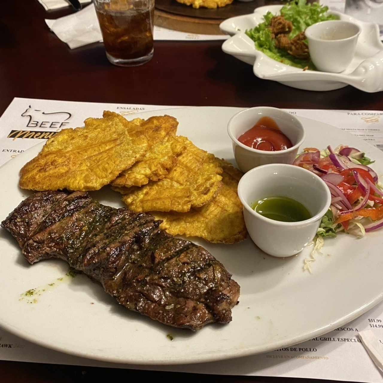 Filete de res con patacones