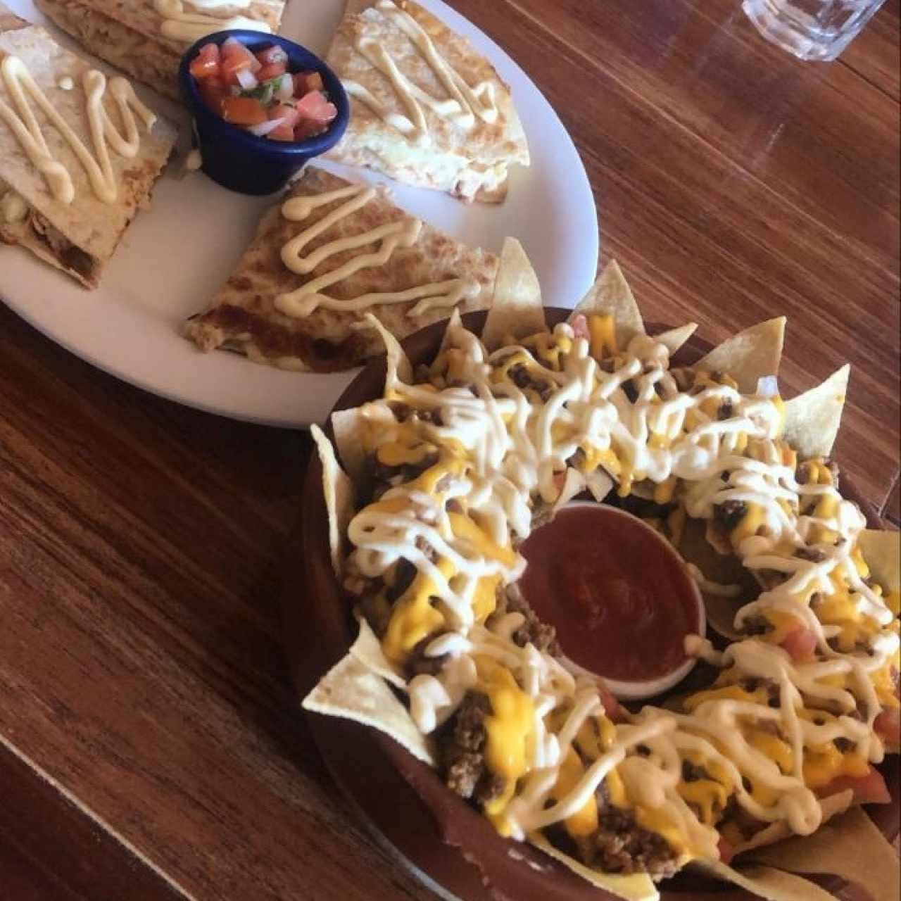 quesadillas y nachos