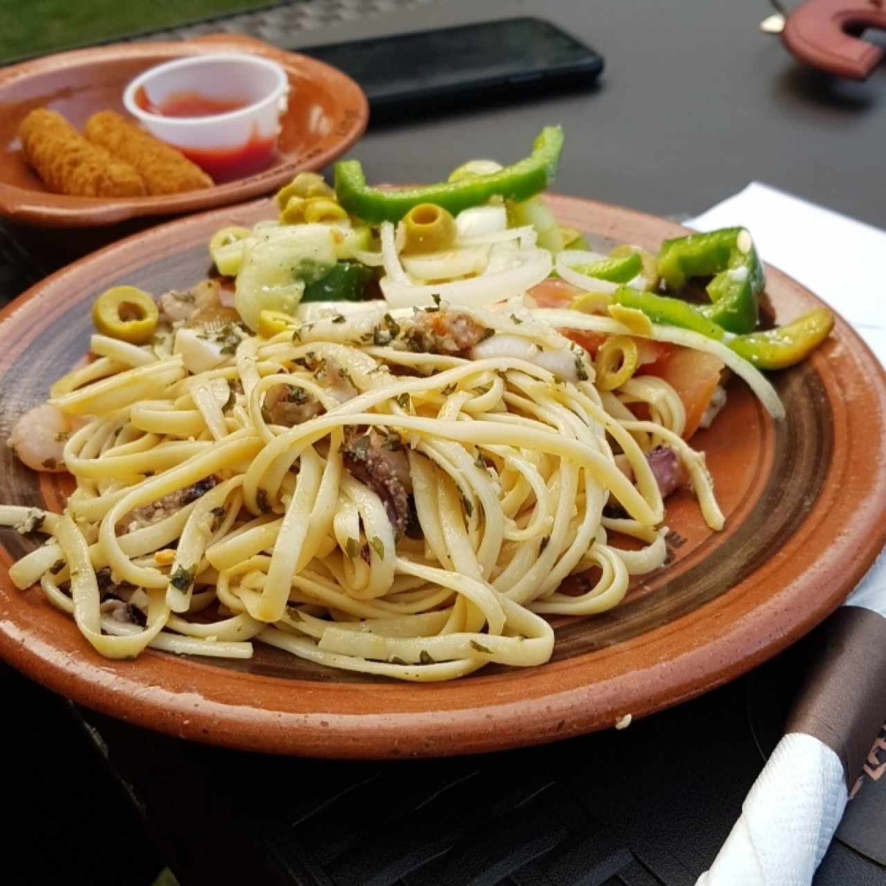 pasta al oleo con mariscos