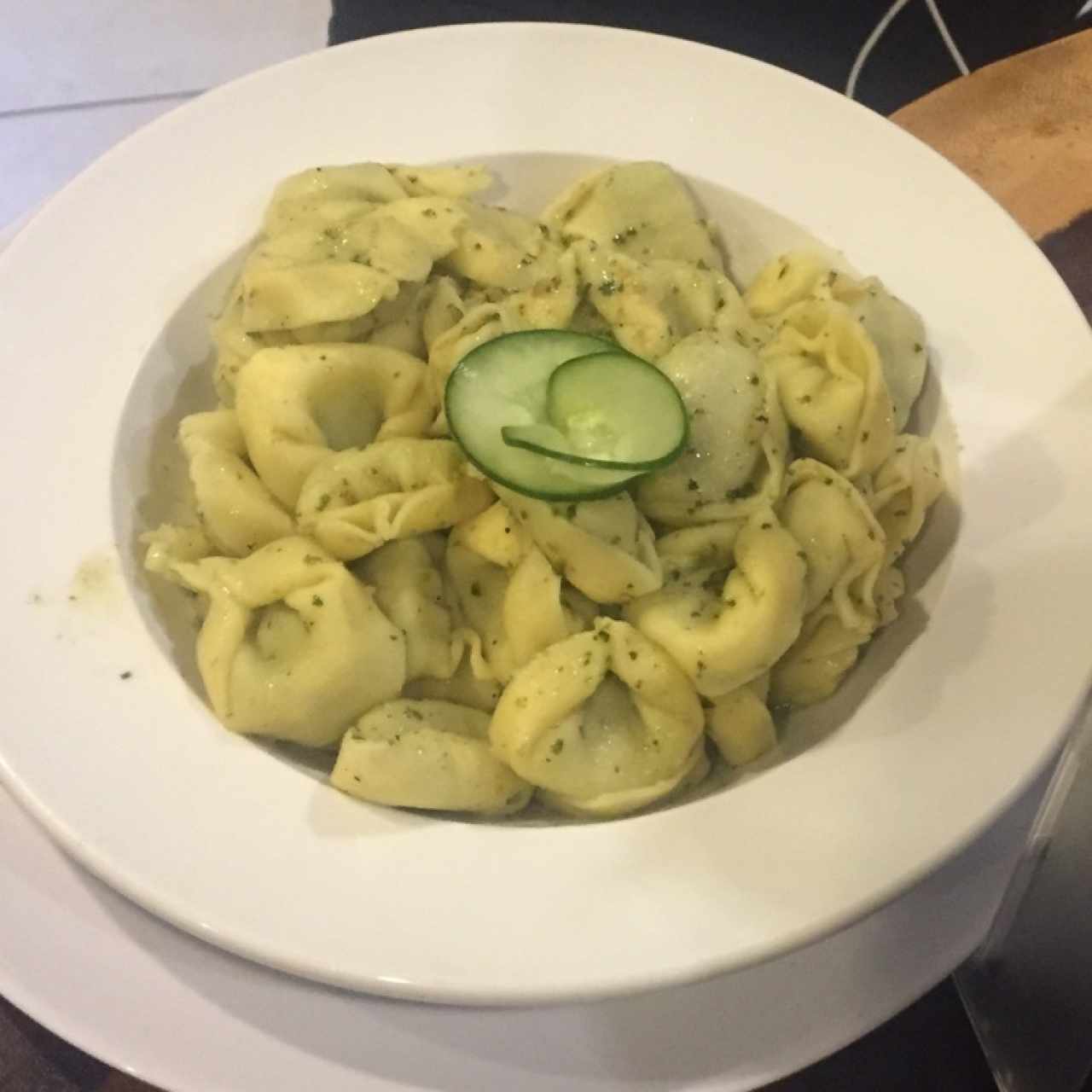 Tortellini en salsa pesto