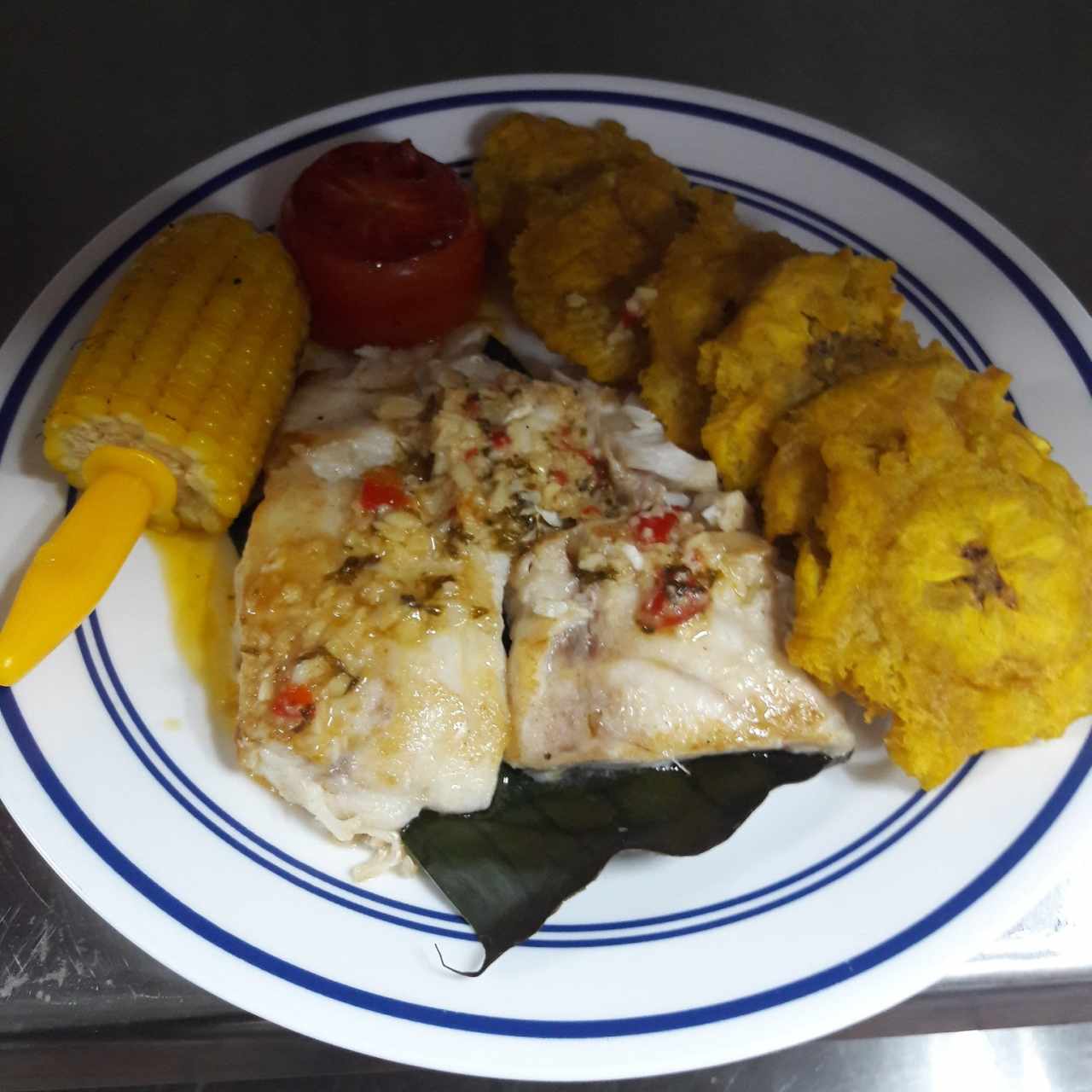 filete de Corvina al ajillo 