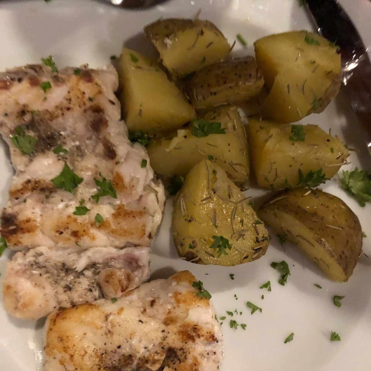 corvina a la plancha con papas