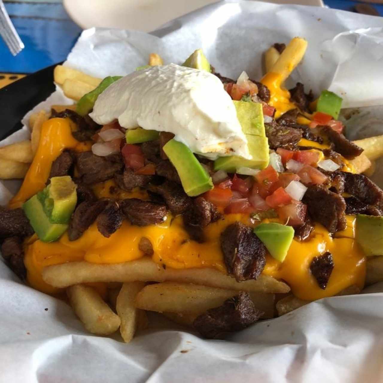 cheese fries con carne asada