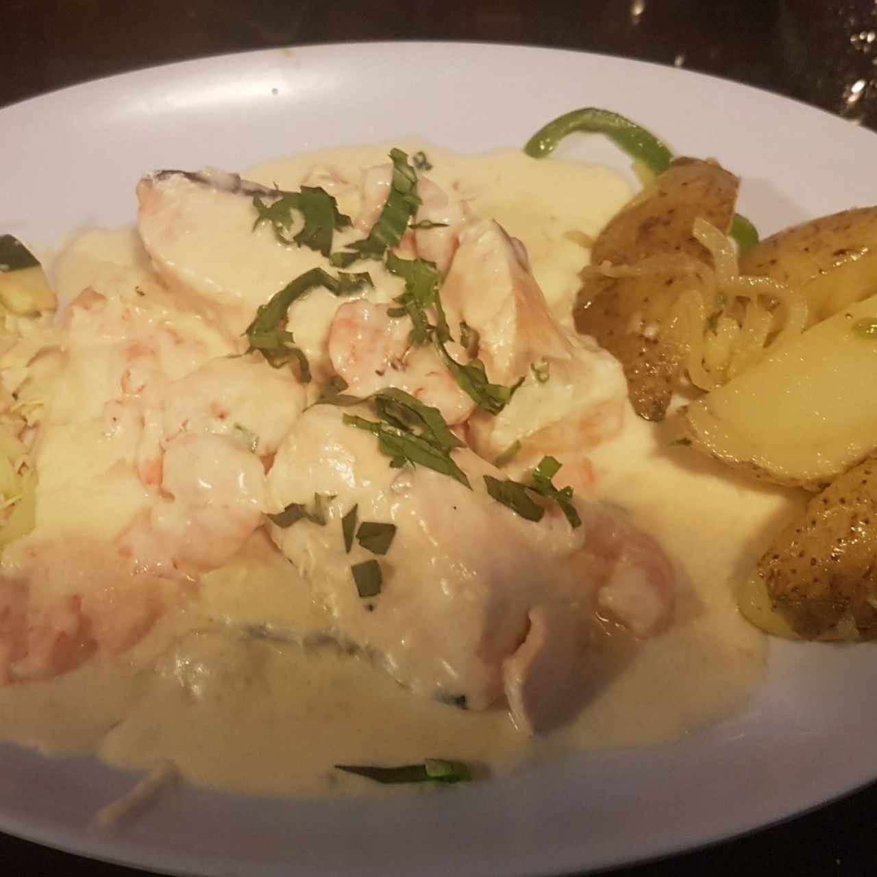 Salmón en Dama Blanca con Camarones