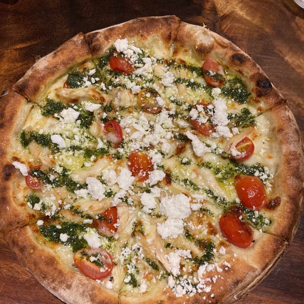 Pizza pollo pesto 