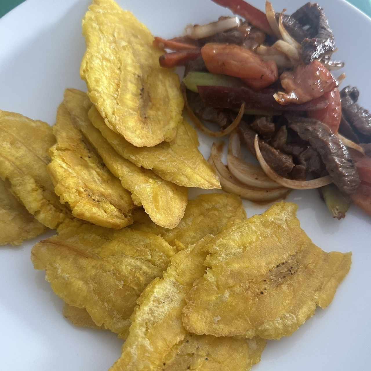 Desayuno - Encebollado con patacones