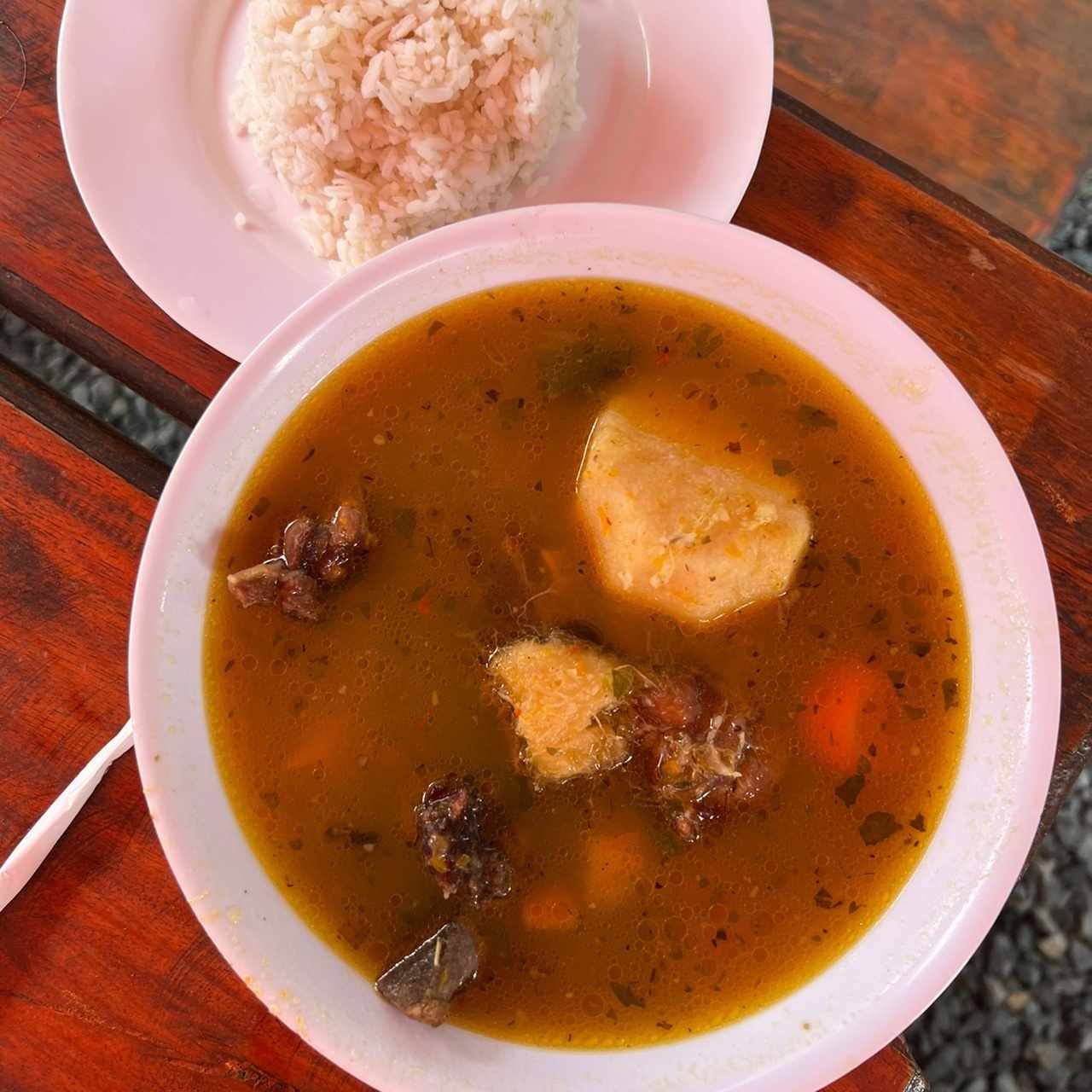 Sopa de costilla con arroz